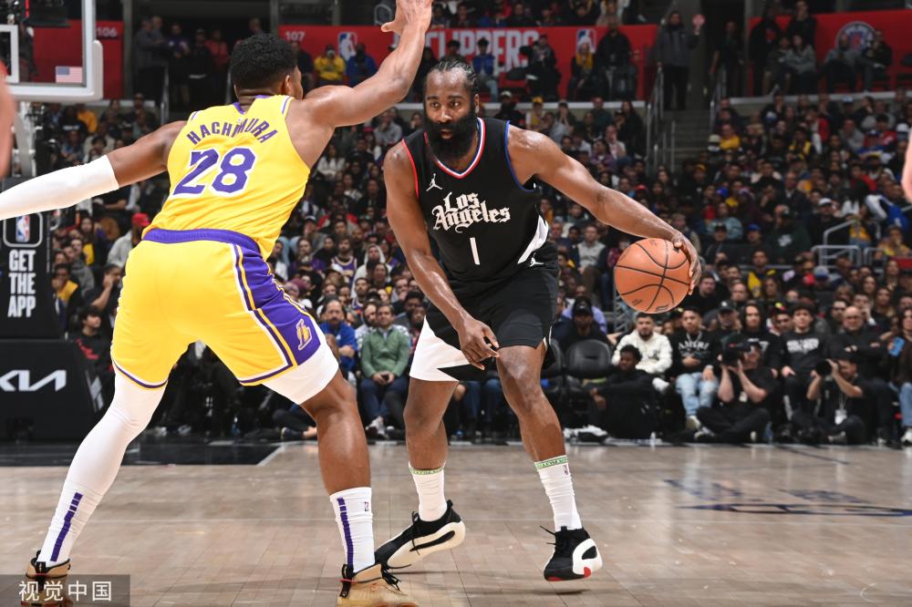 争四赛场亮 争四赛场亮